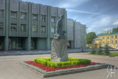 Памятник генерал-адъютанту А.А. Брусилову.